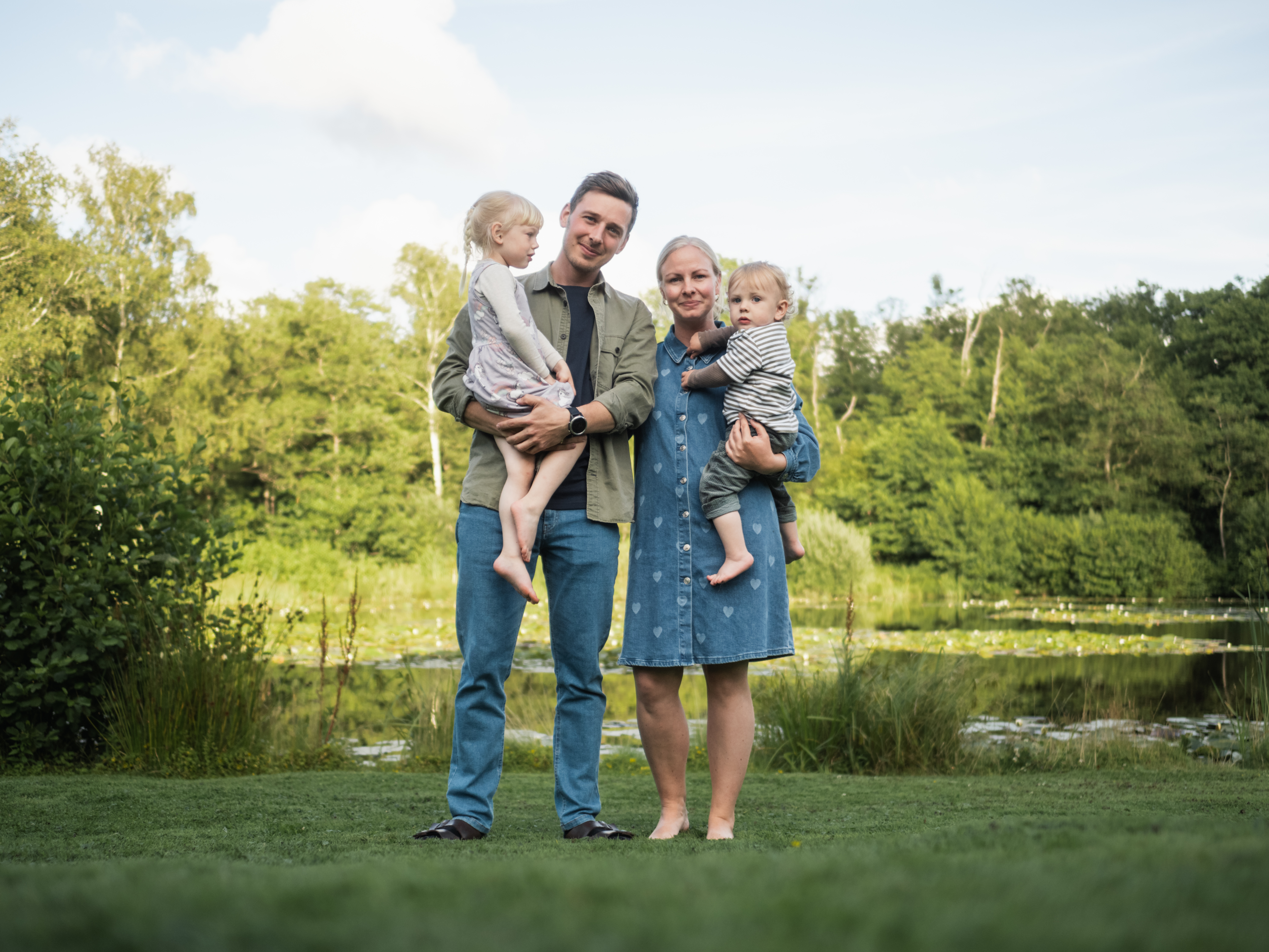 Portrætbillede af familie fra Morud - Thomas og Nadia