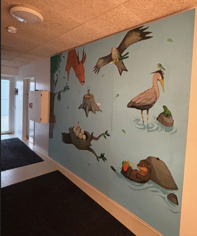 Hånd i hånd med skovens ånd.