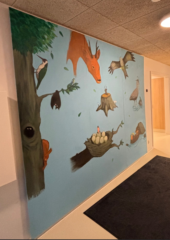 Hånd i hånd med skovens ånd.